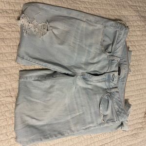 American Eagle Lightwashed Distressed Jeans